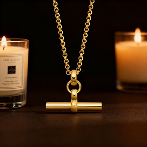 18 Karat vergoldete Edelstahl-T-Bar-Anhängerkette mit Belcher-Gliederkette - Product Image 5