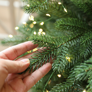 <span class=keywords><strong>Sapin</strong></span> <span class=keywords><strong>de</strong></span> Noël pré-éclairé, <span class=keywords><strong>sapin</strong></span> <span class=keywords><strong>de</strong></span> Noël artificiel, jupe en rotin, ornements en forme d'étoile et lanternes pour la décoration du sol et <span class=keywords><strong>de</strong></span> la maison, pour le salon - Product Image 2