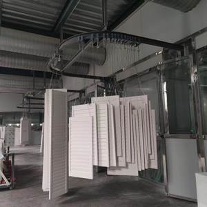 Volets <span class=keywords><strong>de</strong></span> fenêtre <span class=keywords><strong>en</strong></span> <span class=keywords><strong>bois</strong></span> <span class=keywords><strong>de</strong></span> haute qualité <span class=keywords><strong>de</strong></span> la marque Huasheng, design moderne, écologiques, durables, directement <span class=keywords><strong>de</strong></span> l'usine chinoise, hôtels - Product Image 4