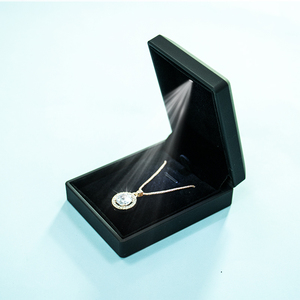 Bán buôn đồ trang sức sang trọng <span class=keywords><strong>box</strong></span> với <span class=keywords><strong>LED</strong></span> ánh sáng mặt dây chuyền bông tai vòng đeo tay Hiển thị <span class=keywords><strong>Box</strong></span> trang sức bao bì hộp quà tặng - Product Image 2