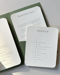 Invitation de mariage de couleur vert sauge personnalisée Invitations folio à trois volets avec inserts étagés texturés blancs. - Product Image 6