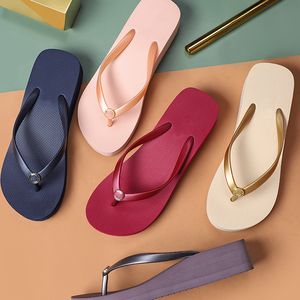 Venta al por mayor de tacón de cuña personalizado EVA/Goma OEM mujeres sandalias chanclas zapatillas de boda blanco chanclas oro chanclas zapatilla - Product Image 2