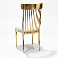 Chaise de salle à manger verticale en acier inoxydable poli doré avec dossier en barre et assise en cuir blanc pour événements de mariage, banquets et mobilier domestique