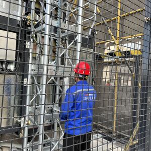 ขายลิฟต์<span class=keywords><strong>ก่อสร้าง</strong></span>แบบกรงคู่ รุ่น SC100/100 รับน้ำหนัก 1000 กก. ความเร็ว 0-30 ม./นาที ความสูงสูงสุด 60 ม. สำหรับยก<span class=keywords><strong>วัสดุ</strong></span>และผู้โดยสาร - Product Image 4