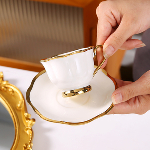 Fornitore di ceramica logo personalizzato sfuso semplice bordo oro bianco puro in porcellana tè tazza di caffè piatto da tè Set tè pomeridiano - Product Image 4