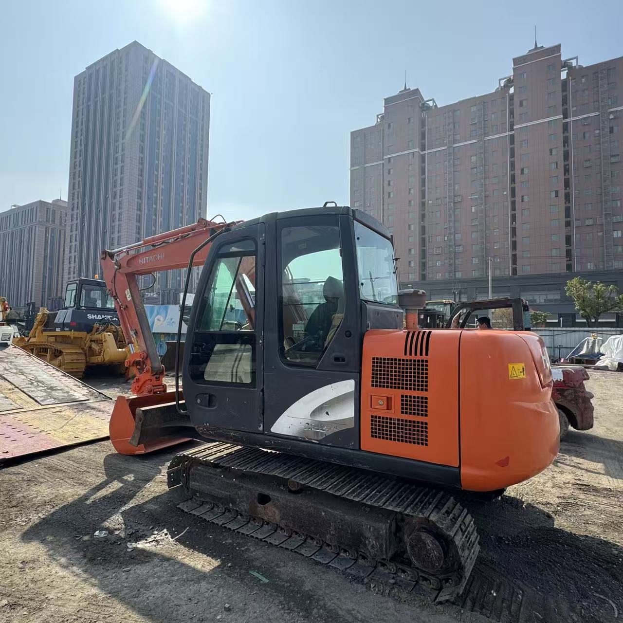 Factory Direct Sales Hitachi ZX60-5A 6 Ton Mini Excavator Japan