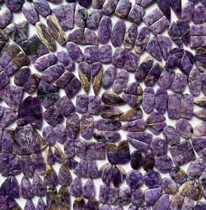 Paire de cabochons de charoïte naturelle de haute qualité, taille libre, pierres précieuses polies pour la fabrication de bijoux - Product Image 4