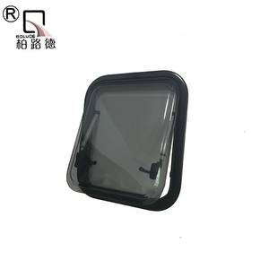 Ventana Térmica Aislante de Aluminio Negra para Autocaravana Yongan YA-WT-02 con Función de Apertura hacia Afuera, Esquinas Redondeadas, Certificación EMARK y DOT - Product Image 4