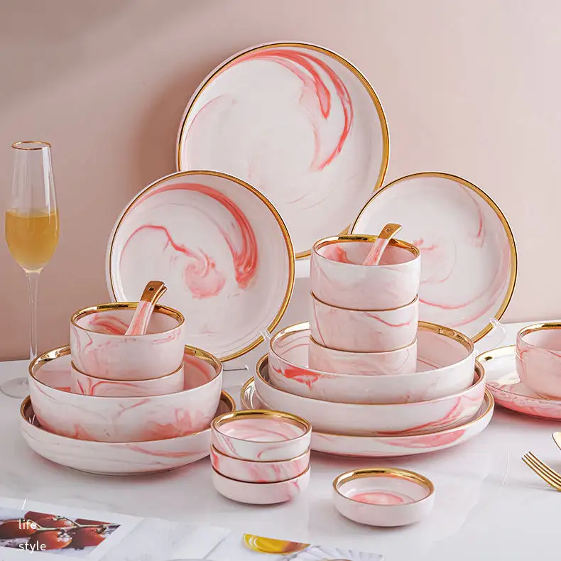 Hidup-Kata Mewah Pernikahan Emas Berbingkai Garis Berlapis Keramik Piring Makan dan Mangkuk Merah Muda Marmer Makan Malam Set Porselen