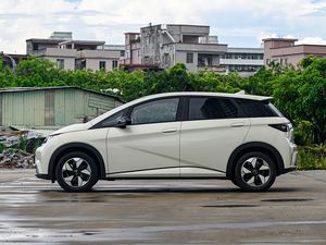 Pour BYD Dolphin: voiture électrique compacte avec une autonomie de 405km et une sécurité de collision 5 étoiles - Product Image 4