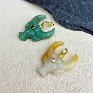 Colgante de Cabeza de Toro Tallado en Piedra Semipreciosa, Amuleto de Cabeza de Buey de Jaspe Rojo y Aventurina Verde Natural para Collar DIY - Product Image 3