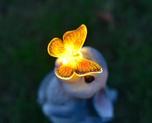 Harz Fluoreszenz Kaninchen Garten Laterne Lampe Solar Garten Dekoration - Product Image 6