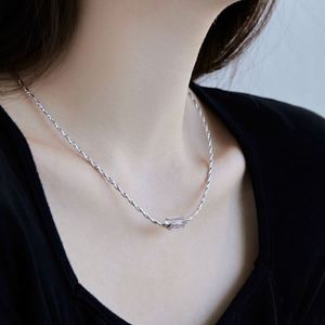 Collier Dylam Charm, bijoux fins et élégants pour femmes, argent S925 plaqué rhodium, pendentif rectangulaire torsadé en zircone 5A - Product Image 2