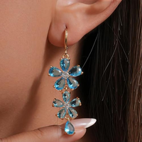 Anting Gantung Bunga Berlapis Emas HOYA untuk Wanita, Perhiasan Elegan Model Chandelier dengan Zirkonia Kubik, Setting Cakar, Trendi dan Modis