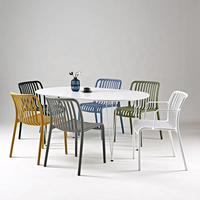 Chaise de salle à manger empilable en plastique pour restaurant, café, hôtel, cuisine, événement, intérieur et extérieur