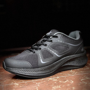 15 สกินคิงรองเท้าวิ่งผู้ชายส้นเตี้ยพื้นรองเท้ายางรองเท้ากีฬาสีดำน้ำหนักเบาความยืดหยุ่นสูง - Product Image 1