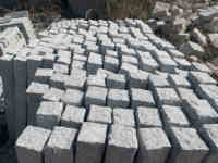 Pilier de palissade en granit gris naturel en gros poteau de clôture application extérieure produit en pierre pour pierre de jardin