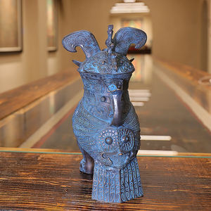 <span class=keywords><strong>Fu</strong></span> <span class=keywords><strong>Hao</strong></span> Owl Zun Objet d'art métallique de luxe personnalisable – Vitrine de présentation de bureau raffinée, cadeau d'affaires pour - Product Image 4