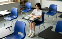 Chaises d'apprentissage pour adultes, mobilier de classe, chaises d'école en plastique rigide, chaises de formation pour salle de réunion de bureau avec tablette d'écriture