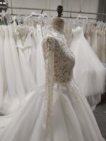 Brillant paillettes dentelle appliques une épaule à manches longues dos nu cathédrale robe de mariée robe de bal