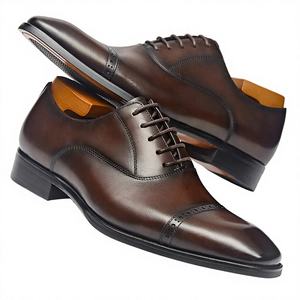 Venta al por mayor de moda caliente zapatos formales de oficina de cuero italiano de diseño personalizado Zapatos de vestir de los hombres de gran tamaño de la boda zapatos clásicos para los hombres - Product Image 1