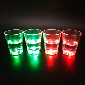 Vaso de Cerveza LED con Batería de Diseño Personalizado con Impresión de 6 Colores para Graduaciones, Pascua, Fiestas de Navidad - Product Image 4