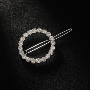 Pince à cheveux géométrique circulaire en alliage pour femme, élégante et simple, avec strass, design semi-attaché, pour mariage/anniversaire - Product Image 2