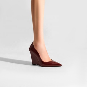 Pumps à <span class=keywords><strong>talon</strong></span> <span class=keywords><strong>compensé</strong></span> en cuir PU brillant bordeaux pour femmes, bout pointu, <span class=keywords><strong>talon</strong></span> haut, chaussures de bureau, talons hauts personnalisables - Product Image 3