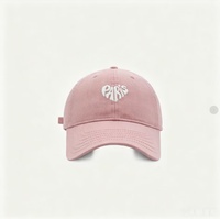Gorra de béisbol de algodón con letras de París bordadas en forma de corazón, suave, lavable, ajustable, moderna, para viaje.