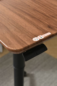 Table élévatrice pneumatique de haute qualité en bois naturel, mobilier de bureau moderne, convertible, réglable et modulaire - Product Image 3