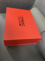 Boîte cadeau pliable en carton rigide magnétique de luxe avec logo noir personnalisé, boîte cadeau pour vêtements avec aimant