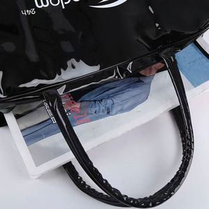 Sacs de voyage sportifs personnalisés en PVC imperméable – Sacs de voyage tendance et élégants à grande capacité, portables et à bandoulière pour l'extérieur - Product Image 2