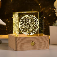 Lampe de nuit LED carrée en bois 3D personnalisée Base lumineuse pour affichage de boule de cube en cristal