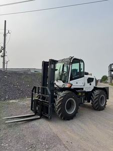Forklift diesel off-road tangguh berkapasitas 3,5 ton, dilengkapi dengan mesin Cummins EPA, mesin Euro V, kabin, dan perlengkapan bucket. - Product Image 3