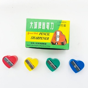 เครื่องเหลาดินสอพลาสติกแบบรูเดียว ลายหัวใจสีสันสดใส สำหรับเด็ก - Product Image 3