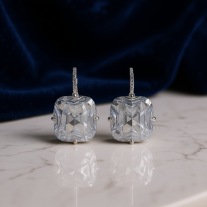 Orecchini in Oro Bianco con Diamanti Taglio Cushion Colore D Naturali Certificati GIA Gioielli Classici da Donna per Matrimonio - Product Image 2