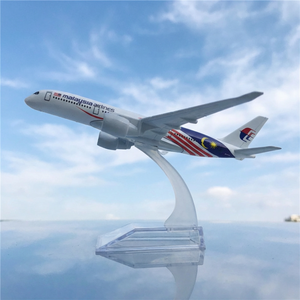 Modèle d'avion en métal moulé sous pression Malaysia Airlines <span class=keywords><strong>Airbus</strong></span> <span class=keywords><strong>A350</strong></span>-900 de 16 cm avec support - Product Image 4