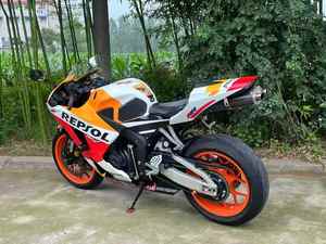 Motocicleta Deportiva de Carreras Honda1CBR600RR de 600cc y Cuatro Cilindros con <span class=keywords><strong>Carenado</strong></span> Completo - Product Image 5