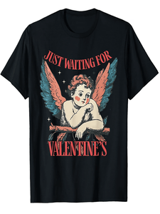 T-shirt Just Waiting For Valentine's Cupid, nera, 100% cotone, casual da uomo, regalo per San Valentino, manica corta, vestibilità regolare - Product Image 1