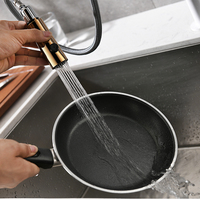 Robinet de cuisine haut de gamme avec finition couleur blanc + or rose, robinet mélangeur avec douchette extractible