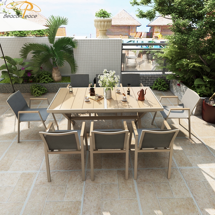 Set (8 sedia + 1 tavolo)