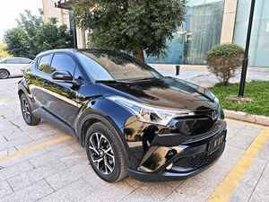 <span class=keywords><strong>รถ</strong></span>ยนต์โตโยต้า C-HR ปี 2020 เครื่องยนต์ 2.0 ลิตร เกียร์ CVT 5 ประตู 5 ที่นั่ง ขับเคลื่อนล้อหน้า น้ำมันเบนซิน SUV เบาะหนัง สีเข้ม ล้อแม็ก R17 พร้อมกล้อง - Product Image 2