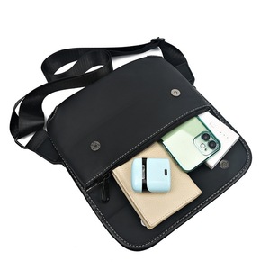 Nouveau <span class=keywords><strong>sac</strong></span> <span class=keywords><strong>à</strong></span> <span class=keywords><strong>dos</strong></span> bandoulière <span class=keywords><strong>en</strong></span> PU <span class=keywords><strong>à</strong></span> carreaux, <span class=keywords><strong>petit</strong></span> format, imperméable, respirant et ergonomique <span class=keywords><strong>pour</strong></span> <span class=keywords><strong>homme</strong></span>, idéal <span class=keywords><strong>pour</strong></span> les trajets professionnels - Product Image 3