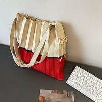 Großhandel Neues Design Gestrickte Offene Schultertasche Koreanischer Bohemian-Stil Faltbare Tragetasche Mädchen Große Plissierte Wasserdichte Tragbare Handtasche