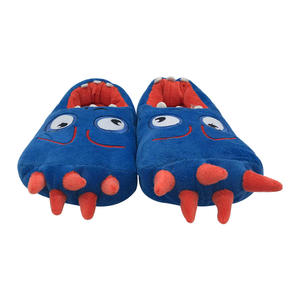 Pantoufles pour animaux de chambre à coucher pour garçon Pieds de monstre pour enfants Fluffy Funny Furry Pantoufles à griffes en coton antidérapantes - Product Image 2
