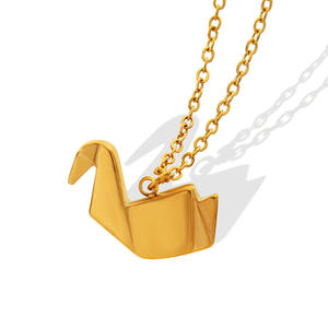 Classique Origami Animal Pendentif Collier Ras Du <span class=keywords><strong>Cou</strong></span> 18K Plaqué Or Chaîne En Acier Inoxydable Origami Grue Pendentif Collier - Product Image 6