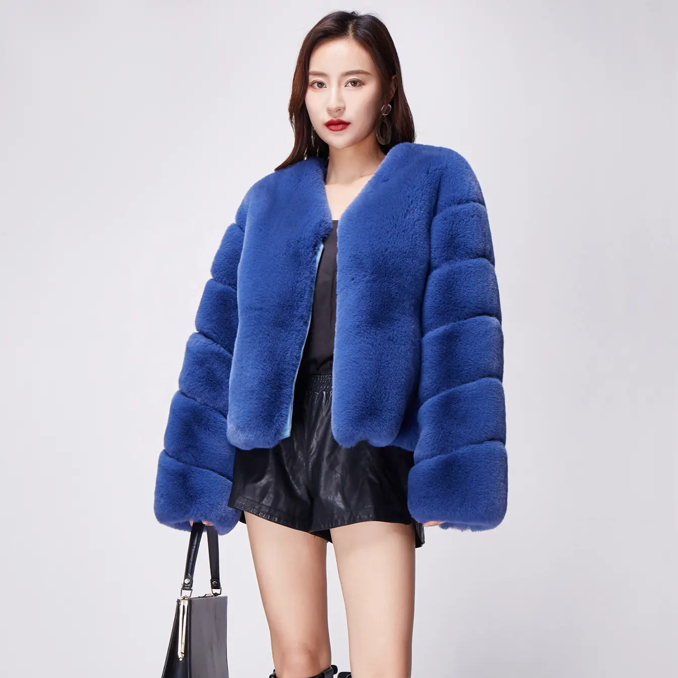 सुरुचिपूर्ण अनुकूलित नए उत्पाद छोटे वास्तविक फर पुरुषों के कोट नीले महिला फर कोट