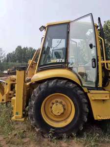 Chargeuse-pelleteuse d'occasion de bonne qualité Komatsu WB97R à vendre en bon état à prix réduit Ingénierie et construction - Product Image 2