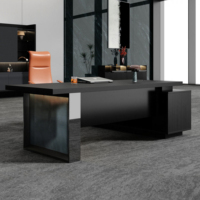 Bureau de direction moderne et simple avec structure de support, rangement multicouche, table de luxe pour PDG, idéal pour le bureau du directeur d'entreprise