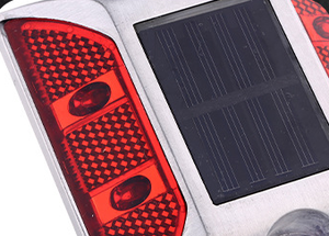 हाई-इंटेंसिटी सोलर रोड स्टड लाइट एल्यूमीनियम सोलर रोड ड्राइववे ने सड़क सुरक्षा के लिए फुटपाथ मार्करों का निर्माण किया - Product Image 2